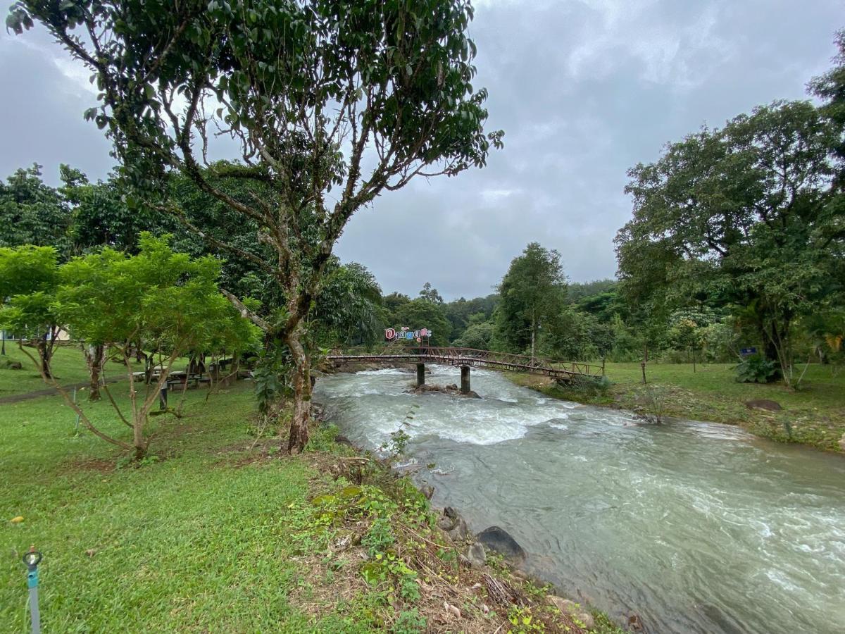 Akantuka Homestay Chanthaburi Exteriör bild