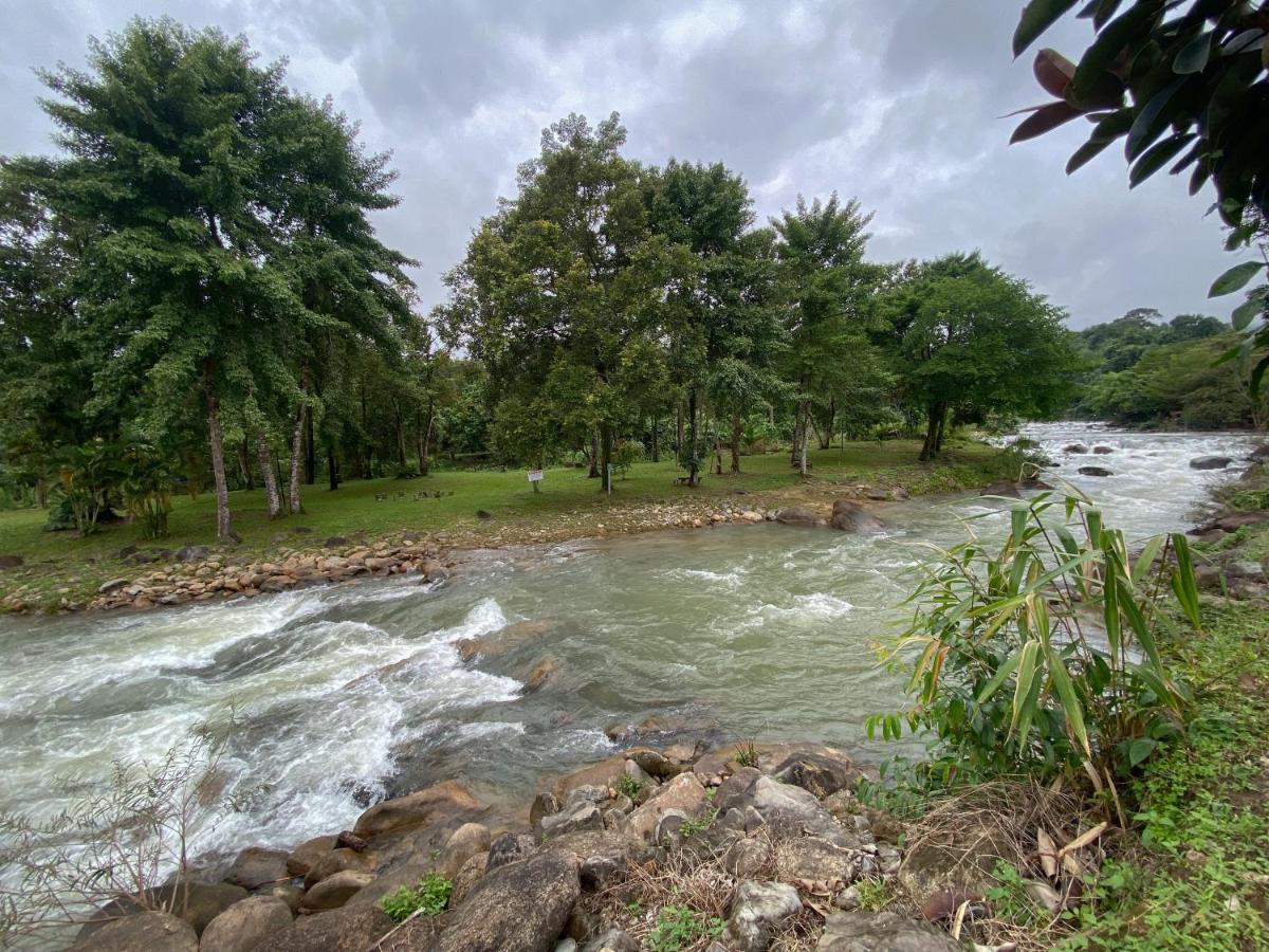 Akantuka Homestay Chanthaburi Exteriör bild