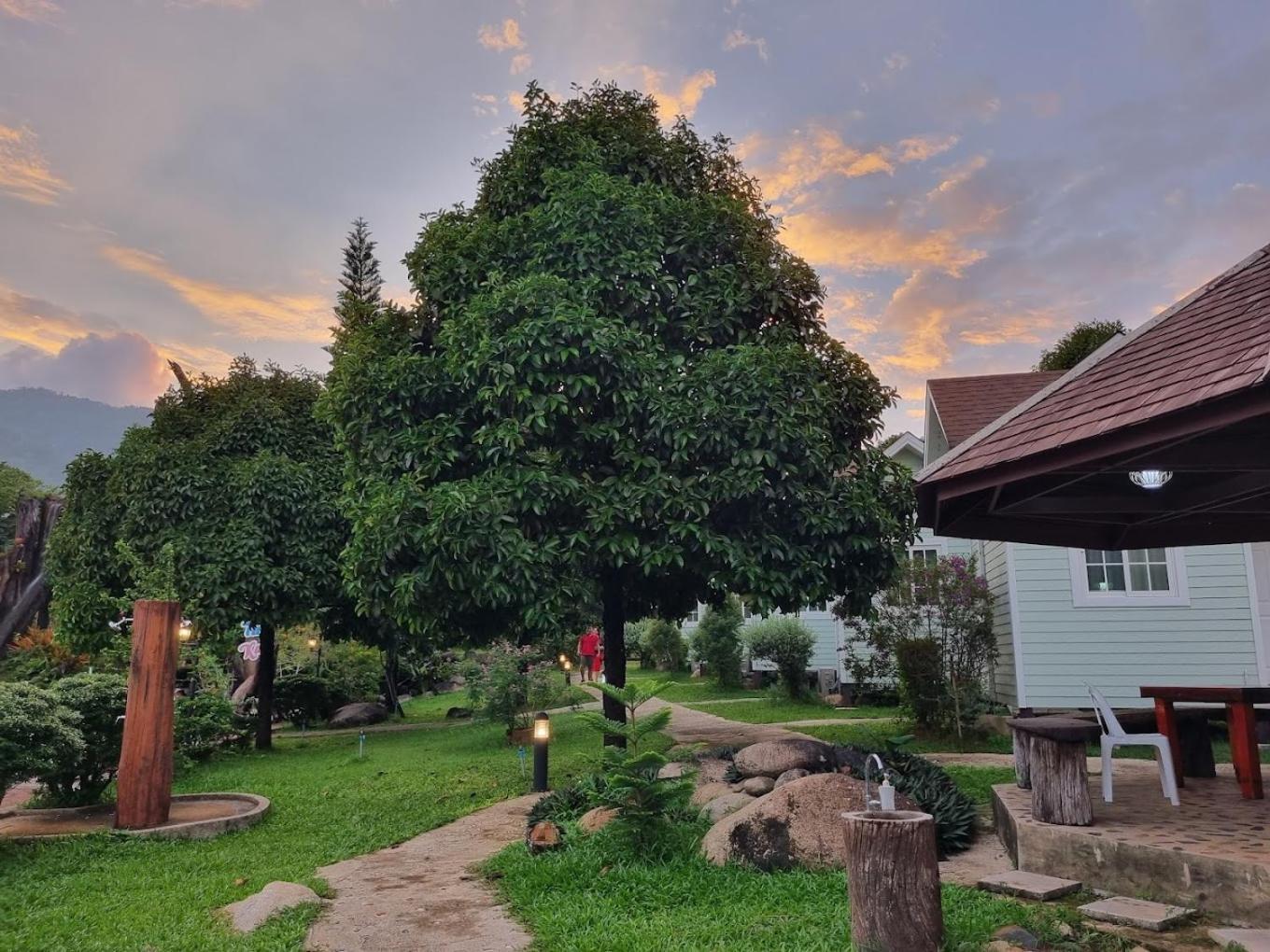 Akantuka Homestay Chanthaburi Exteriör bild